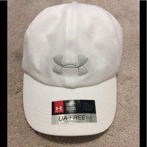 Women’s Underarmour hat new with tags